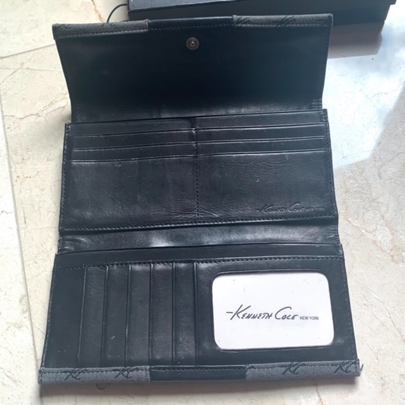 Kenneth Cole Grey Logo Long Snap Button Wallet - Picture 3 of 6